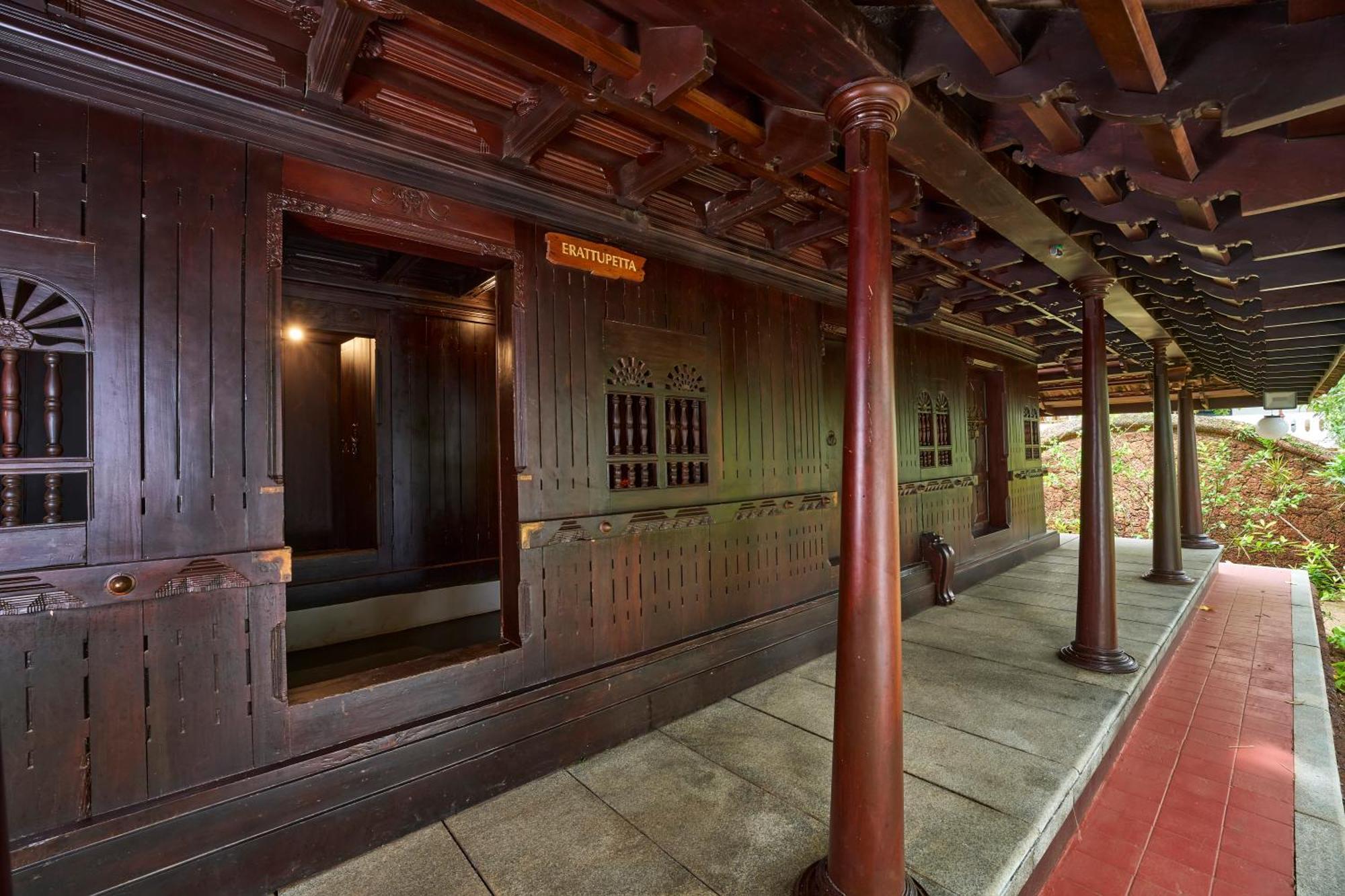 The Leela Ashtamudi, A Raviz Hotel Kollam Exterior photo The interior of the house