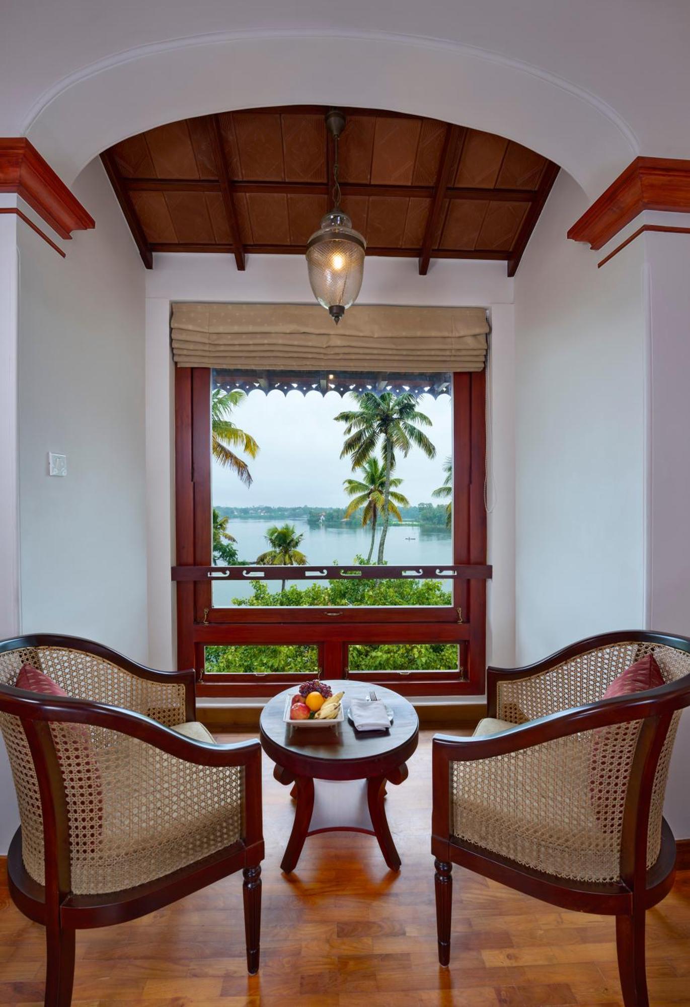 The Leela Ashtamudi, A Raviz Hotel Kollam Exterior photo A view of the backwaters from a room at the hotel