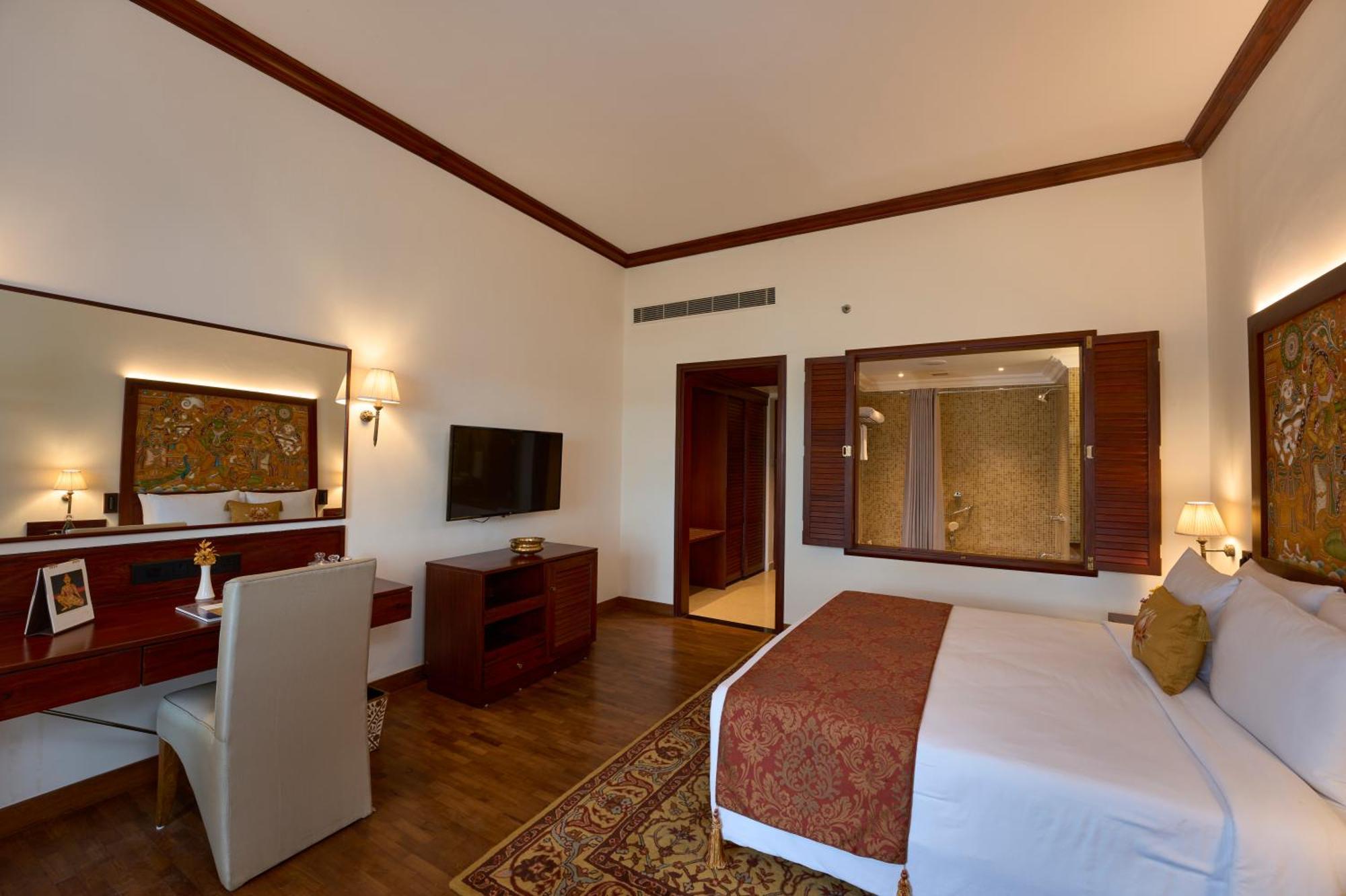 The Leela Ashtamudi, A Raviz Hotel Kollam Exterior photo A room at the Taj Bengal