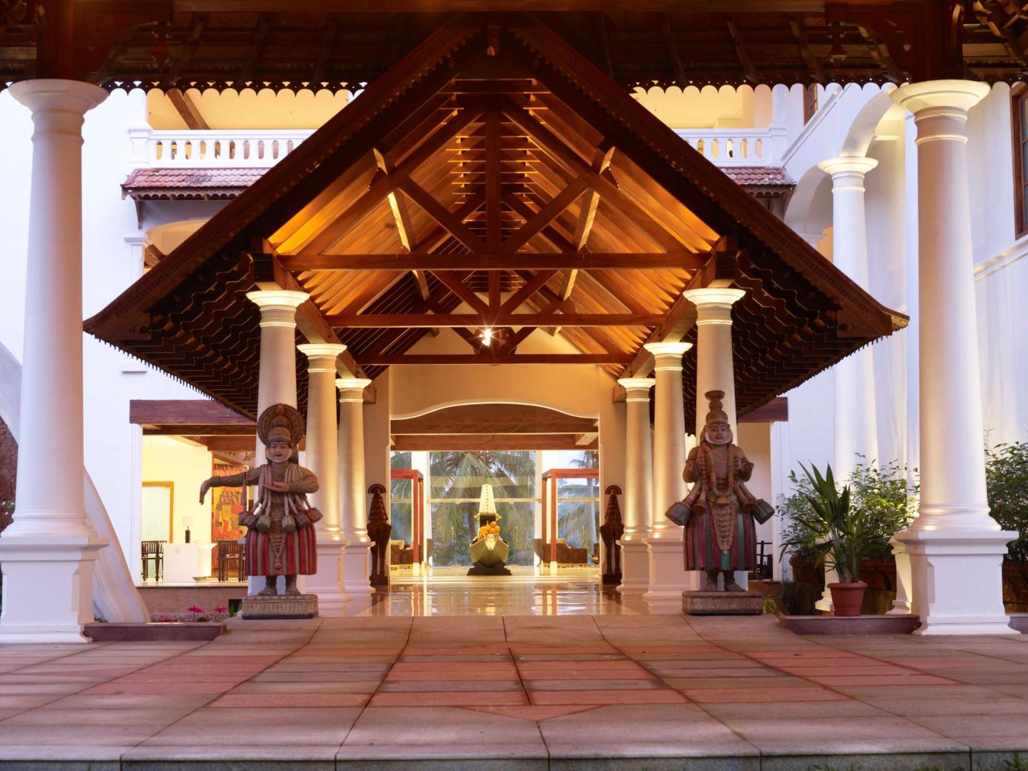 The Leela Ashtamudi, A Raviz Hotel Kollam Exterior photo The lobby of the Angsana Resort and Spa, Phuket